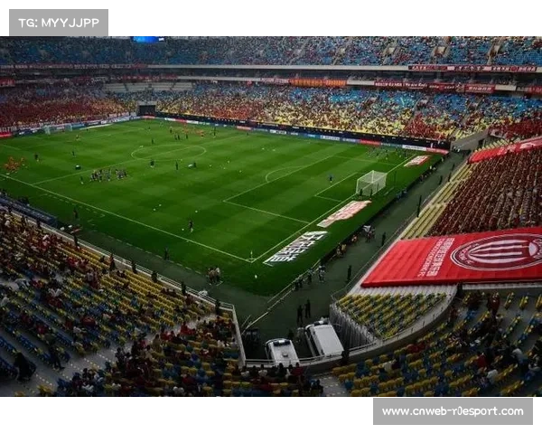 成都蓉城球迷热情高涨 五粮液文体中心上座率稳居全国前列